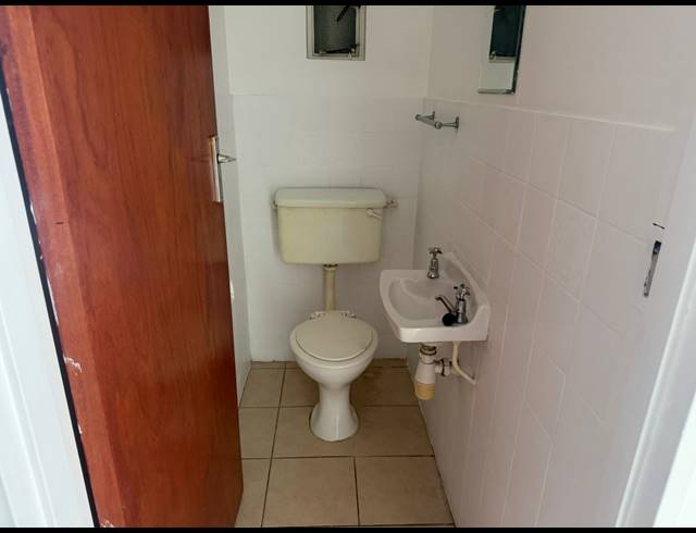 2 BEDROOM APARTMENT TO LET IN HUMEWOOD
